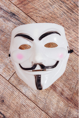 Новорічний аксесуар маска "Анонімус"