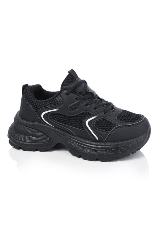 Кросівки жіночі