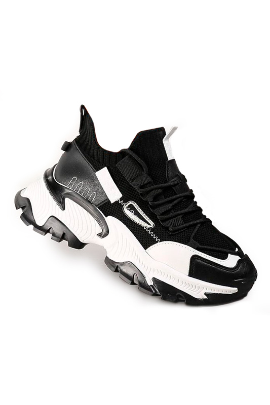 Кросівки жіночі