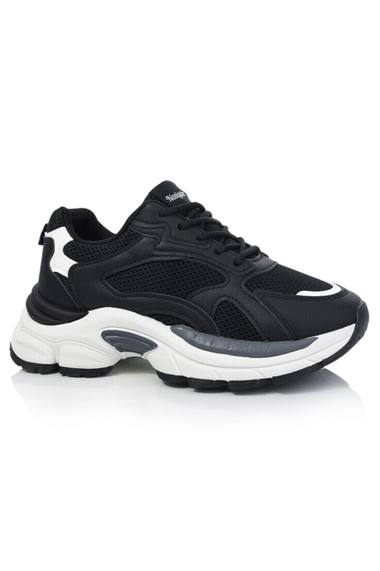 Кросівки жіночі