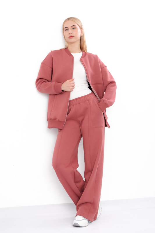 Костюм жіночий